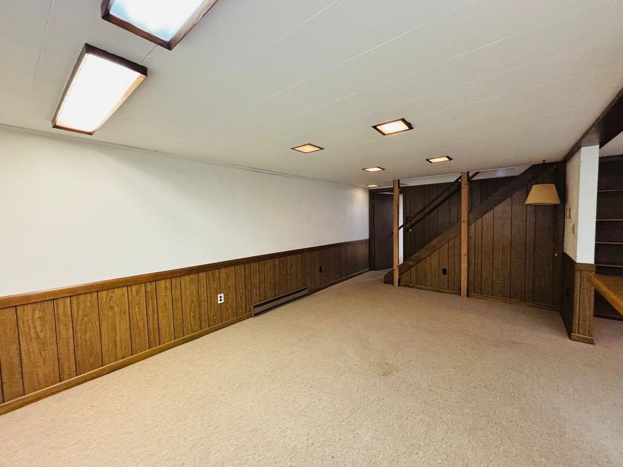1105 Robin Rd - Photo 6 of 25