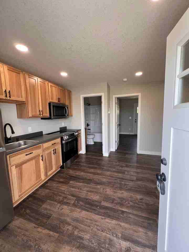 109 North Monroe Street - B #B - Photo 7 of 28