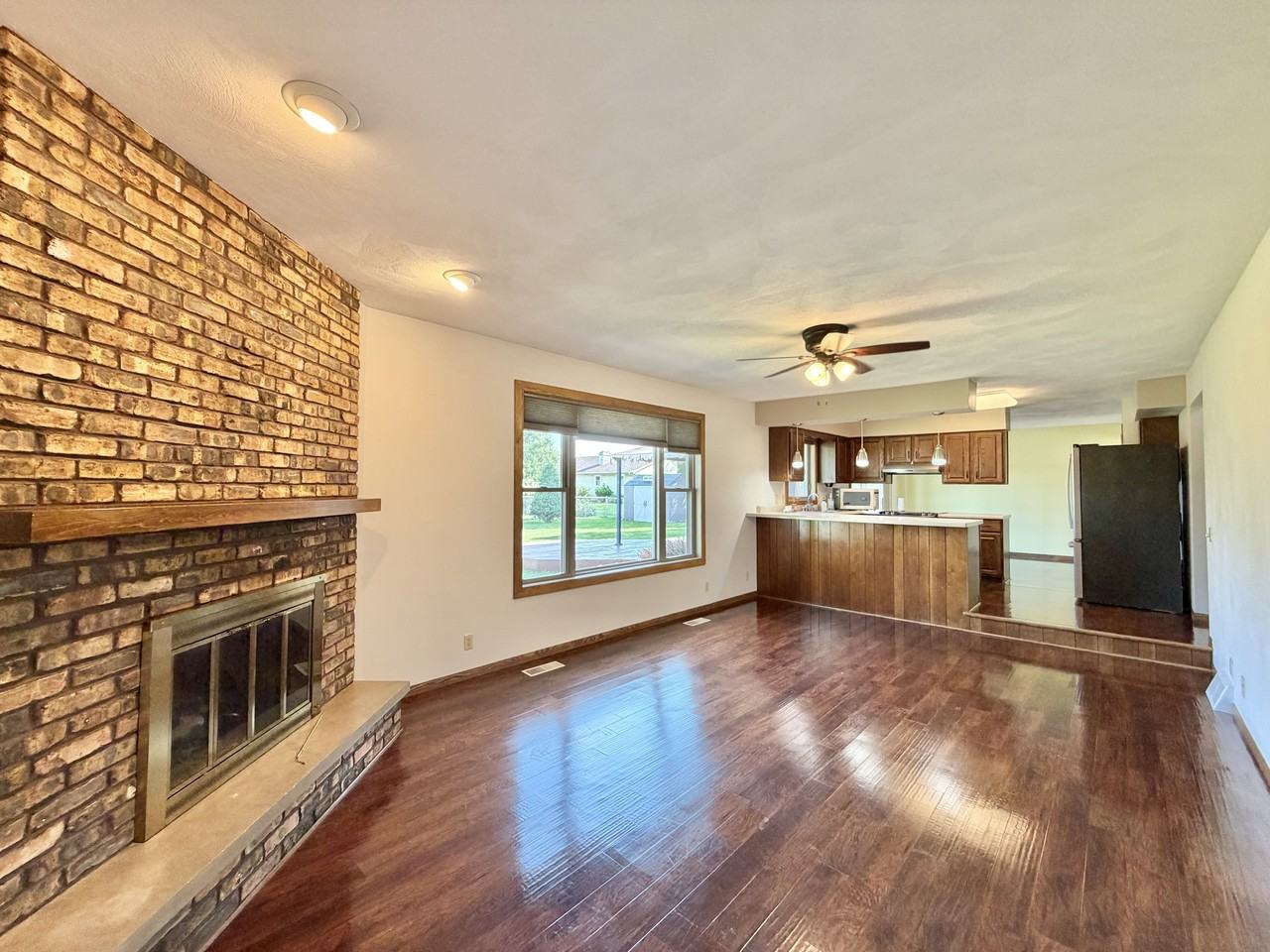 4012 Oldwyck Dr #1 - Photo 3 of 20