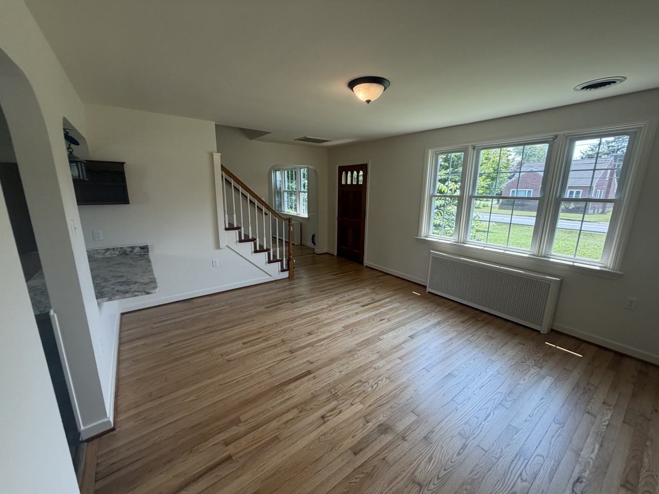 488 W 4th St #1 - Photo 4 of 11