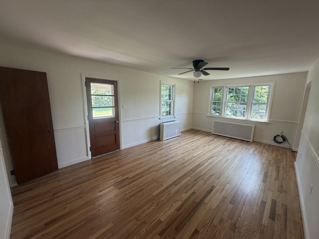 488 W 4th St #1 - Photo 6 of 11