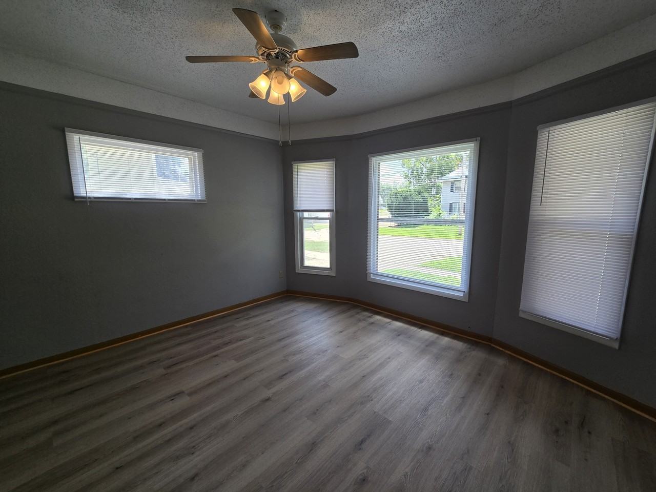 519 Baltimore St #1 - Photo 5 of 26