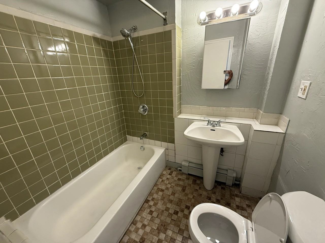 26 Alpine Pl #3 - Photo 7 of 8