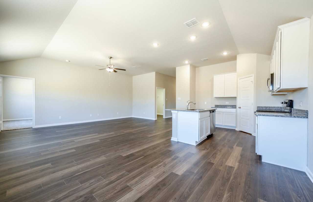 7106 Emerald Vly #1 - Photo 3 of 17