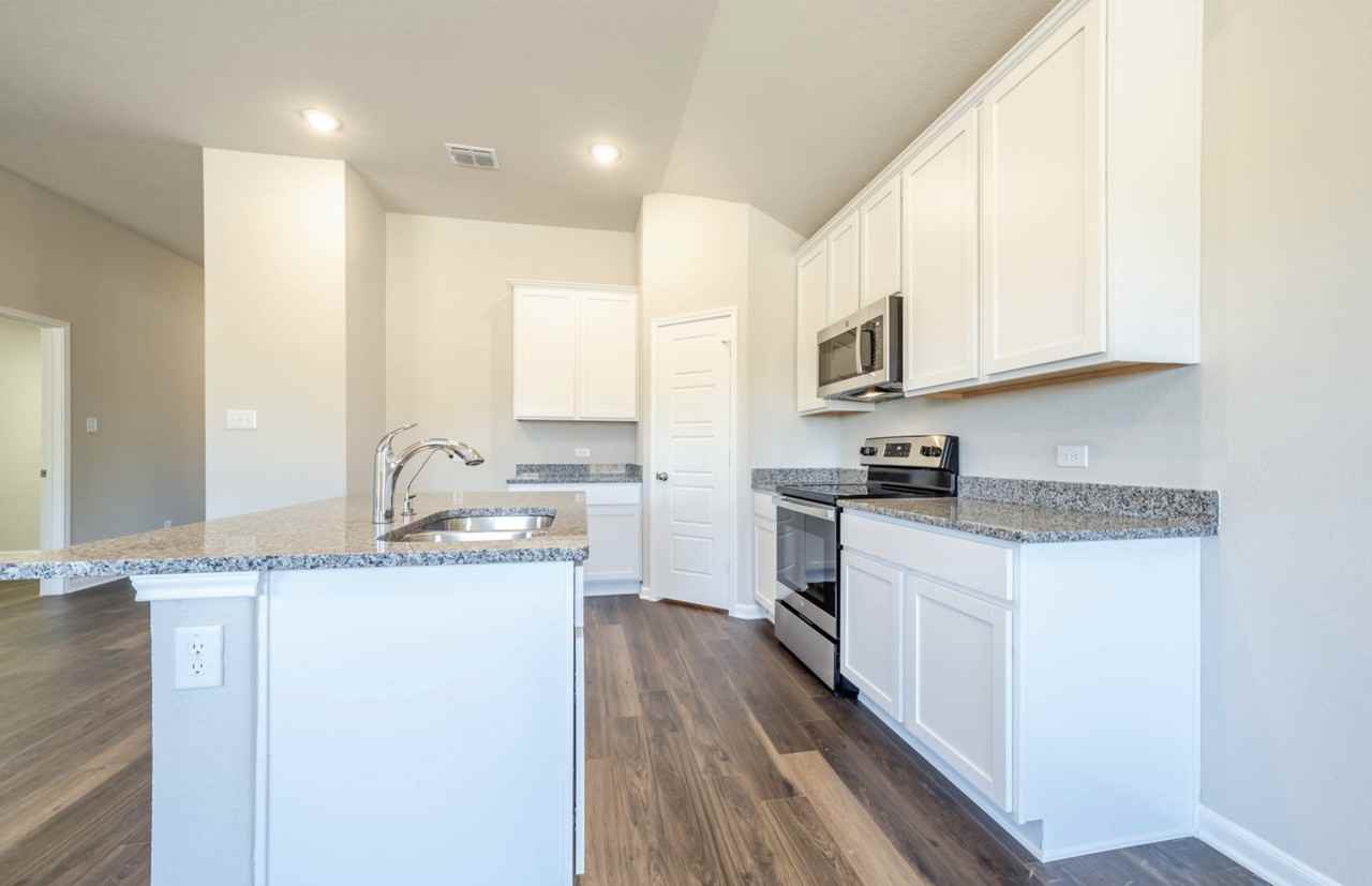 7106 Emerald Vly #1 - Photo 4 of 17