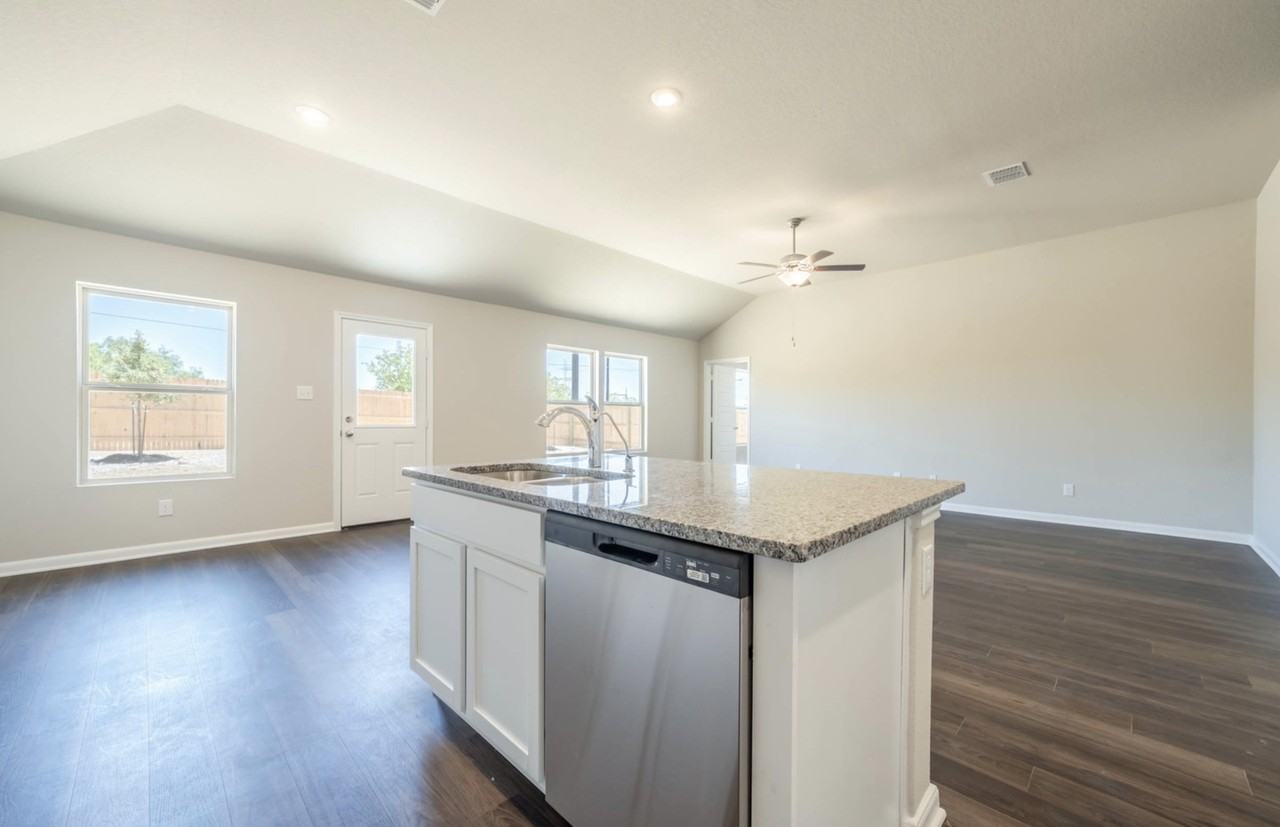 7106 Emerald Vly #1 - Photo 7 of 17