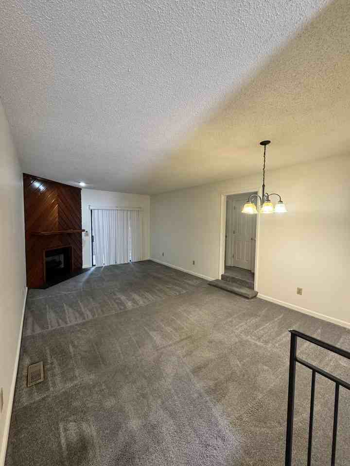 133 Columbine Dr - Photo 2 of 14