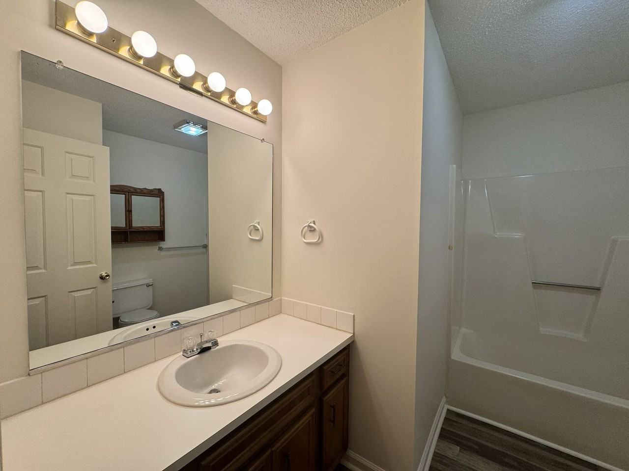 133 Columbine Dr - Photo 7 of 14