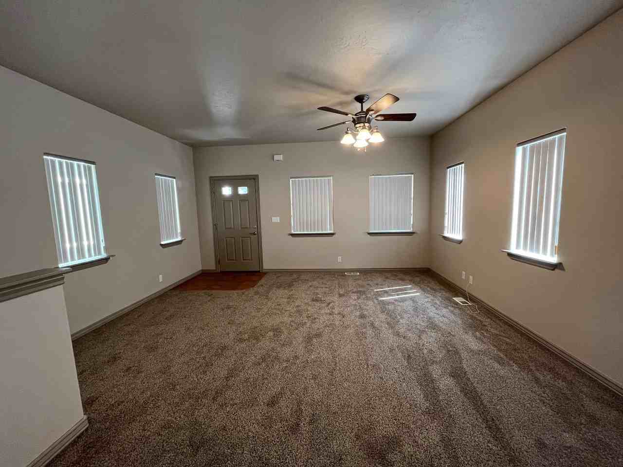 1011 N 30th St - Photo 3 of 18