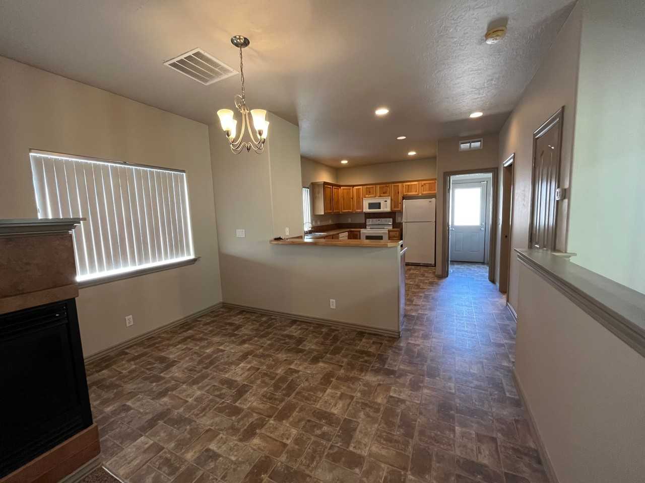 1011 N 30th St - Photo 4 of 18