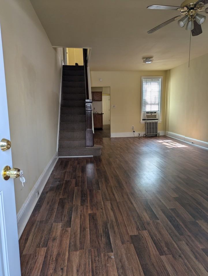 720 S Harrison St #1 - Photo 2 of 7