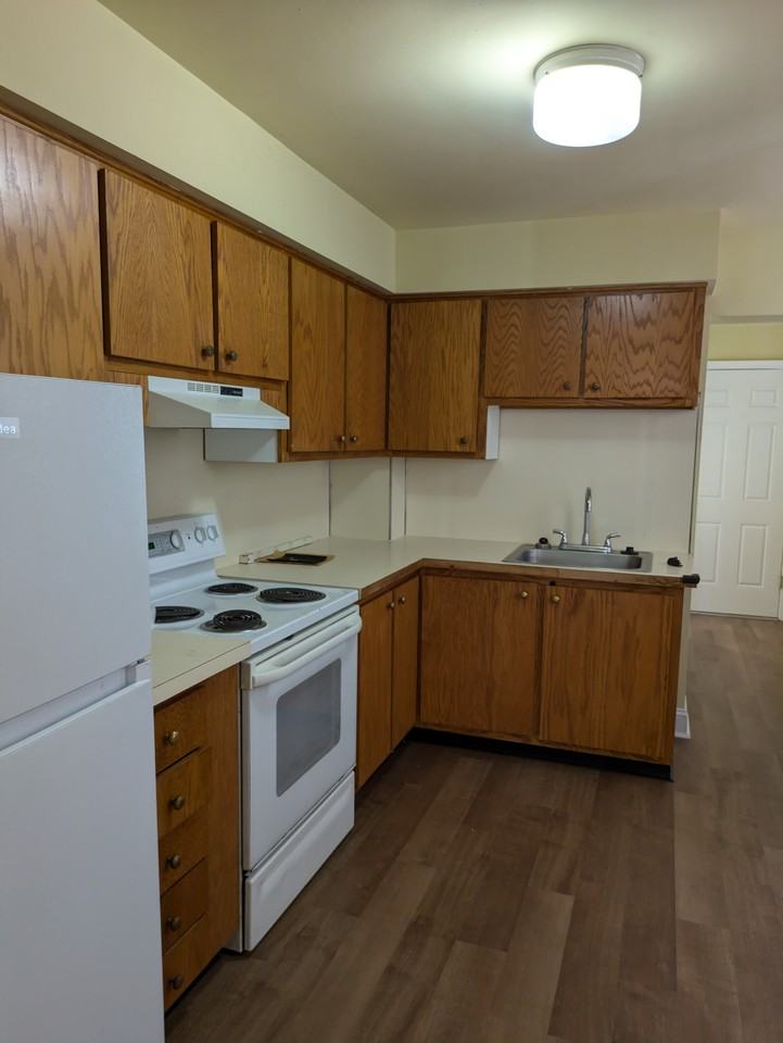720 S Harrison St #1 - Photo 3 of 7
