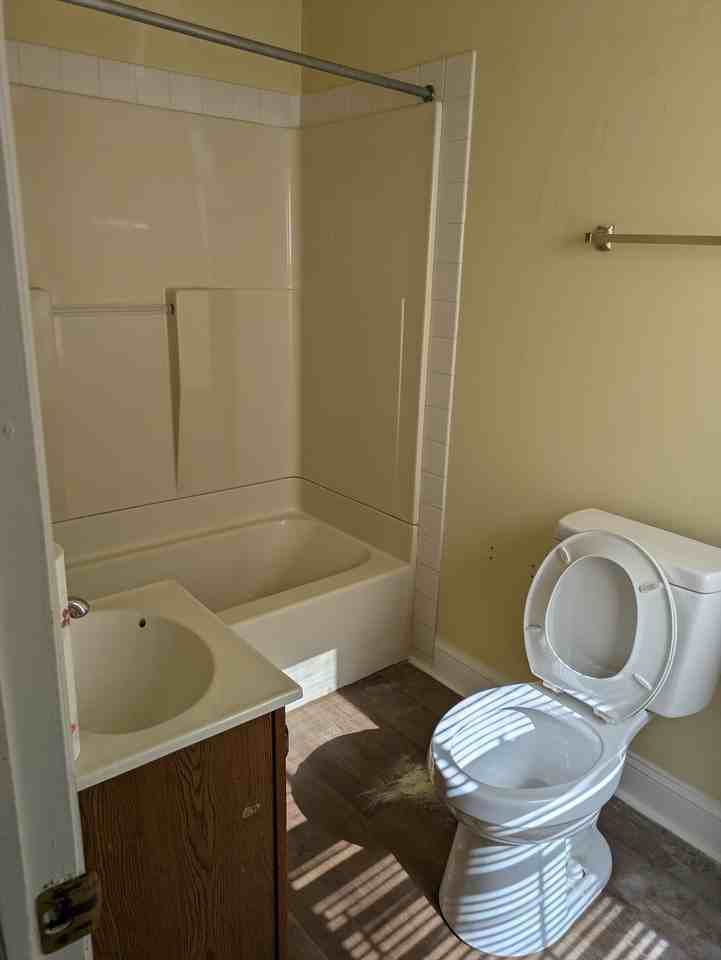720 S Harrison St #1 - Photo 4 of 7