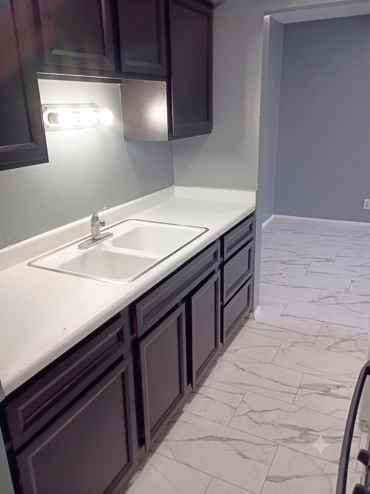 5904 50th Ave - Photo 3 of 9
