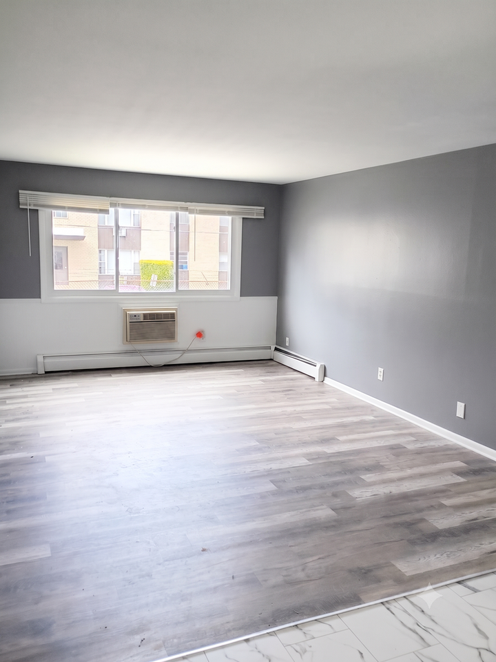 5904 50th Ave - Photo 5 of 9