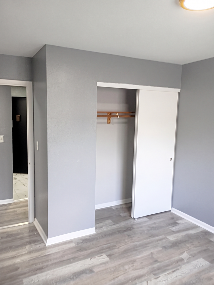 5904 50th Ave - Photo 7 of 9