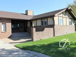 featured image of 320 N Sunset St #1