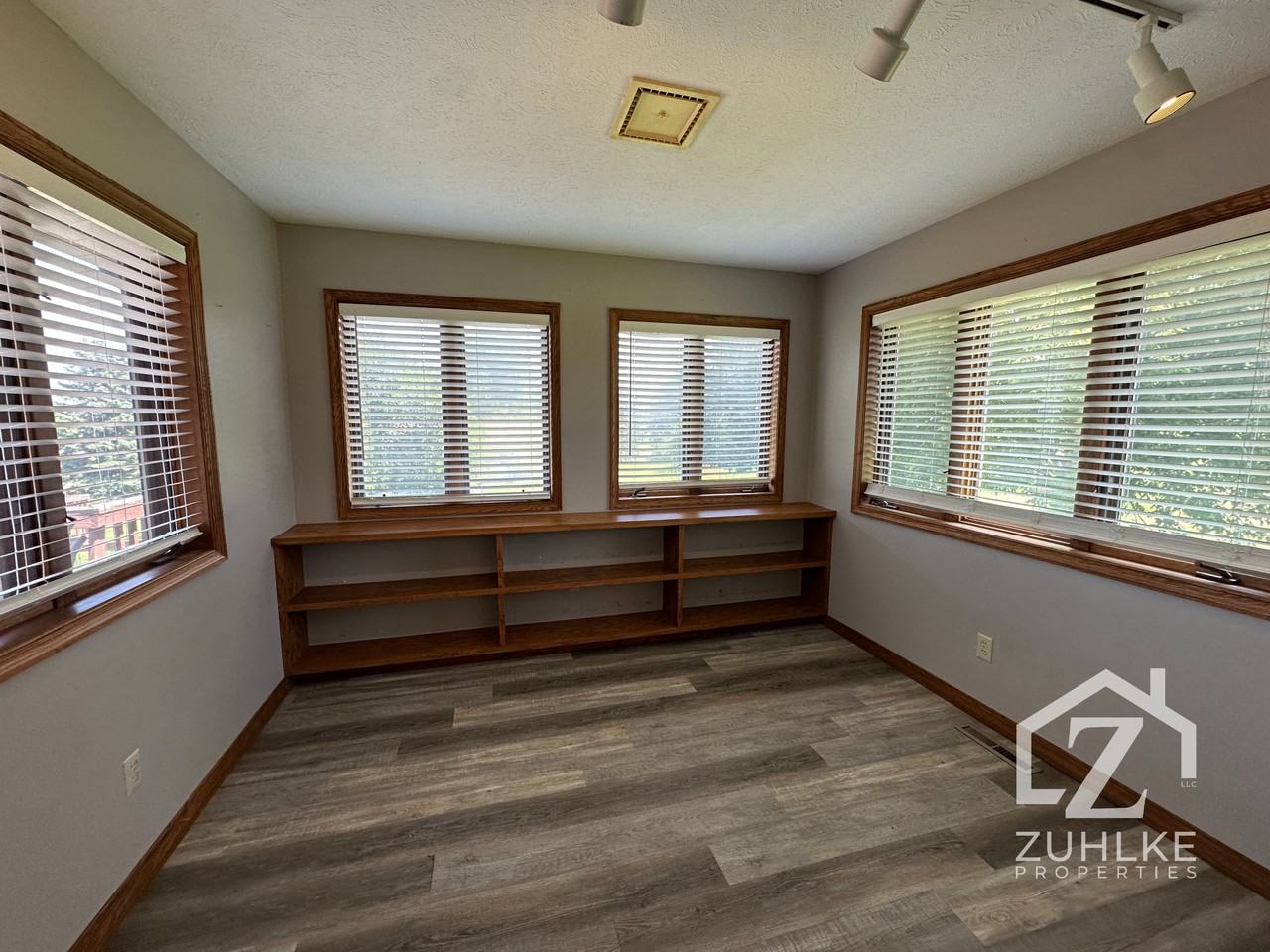 320 N Sunset St #1 - Photo 3 of 14