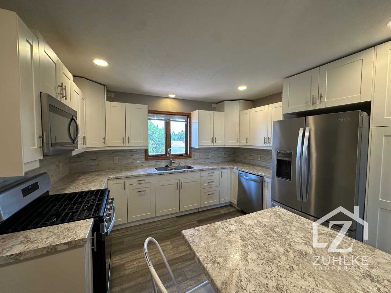 320 N Sunset St #1 - Photo 4 of 14