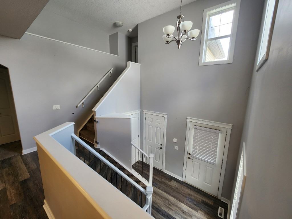 377 Windermere Dr - Photo 3 of 36
