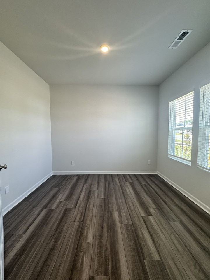 5037 Fallmeade Rd - Photo 4 of 23