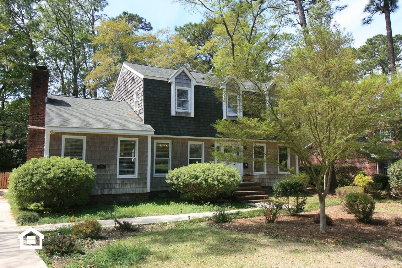 2206 Acacia Dr