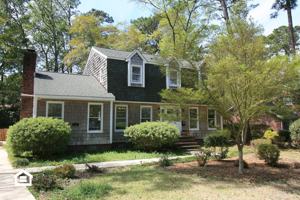 featured image of 2206 Acacia Dr