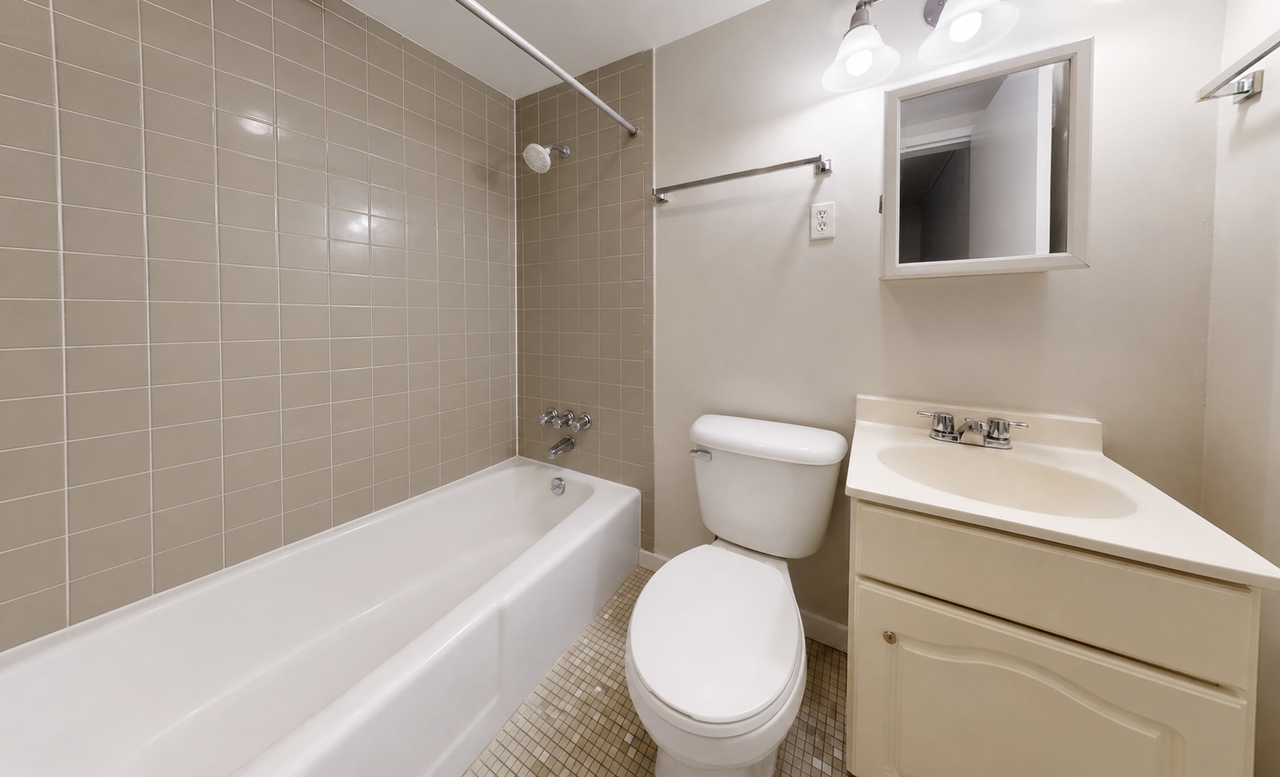 6333 WALNUT STREETAPT 1D #1D - Photo 5 of 7