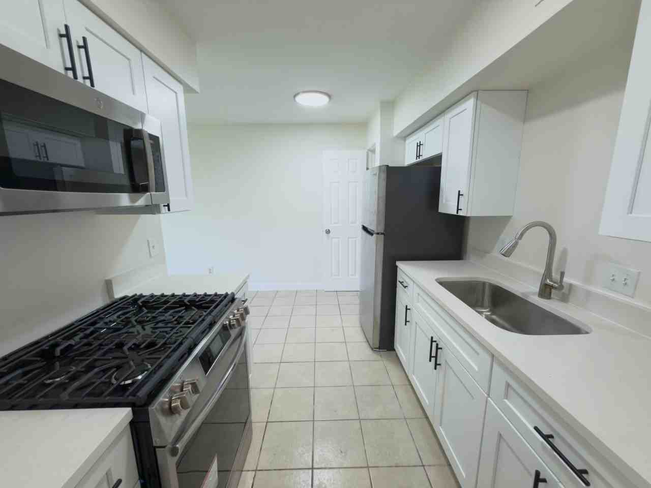 2209 Mission Hill Dr #104