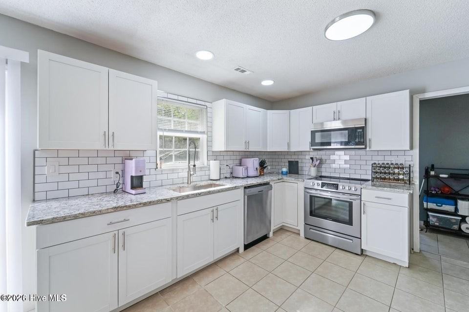 185 Liberty Park Rd #1 - Photo 4 of 12