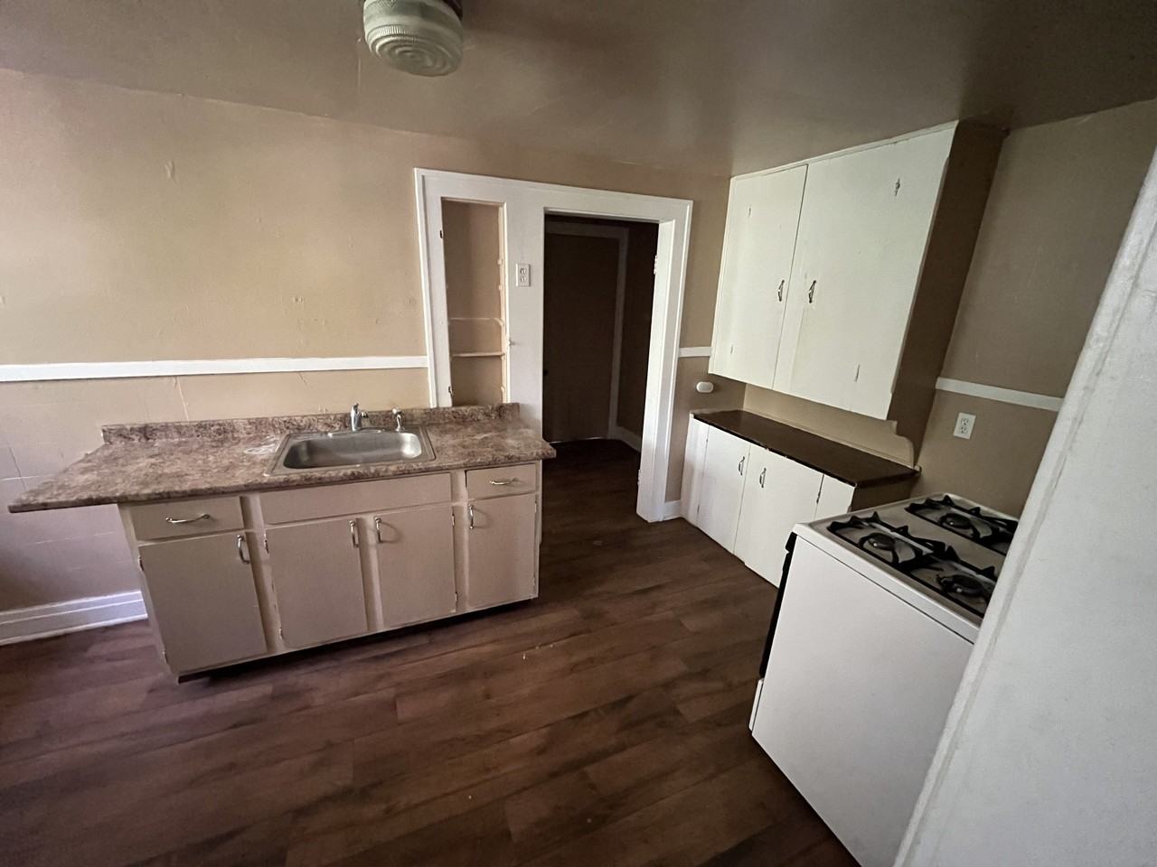 111 Myrtle St #2 - Photo 4 of 17