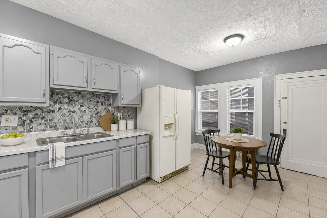 Chicle Luxury Townhomes LLC - Photo 5 of 25