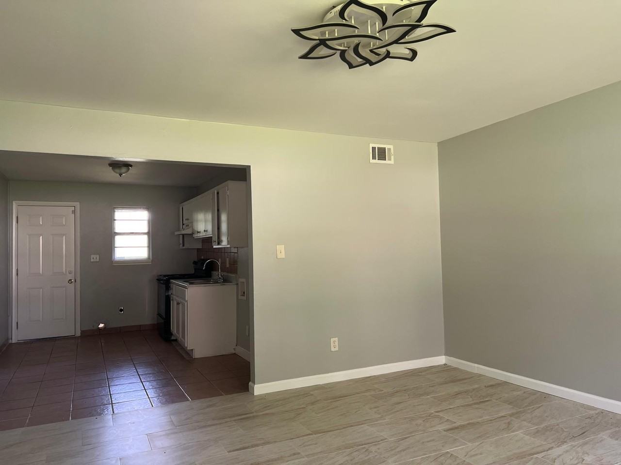 4351 Hendrix Dr #4351 - Photo 7 of 15
