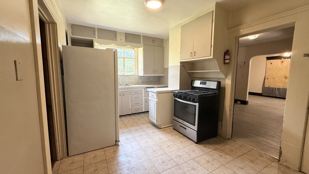 85 Shaefer St #1 - Photo 4 of 10