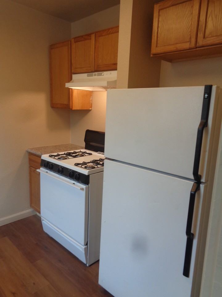 649 Elm St #2 - Photo 3 of 10