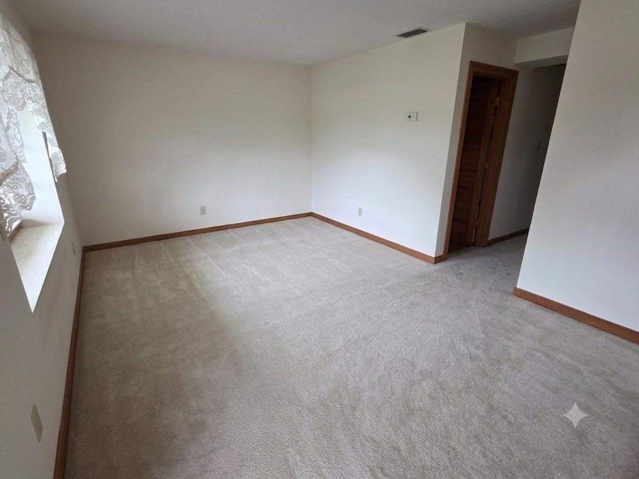 42 Cavalier Ct - Photo 3 of 20