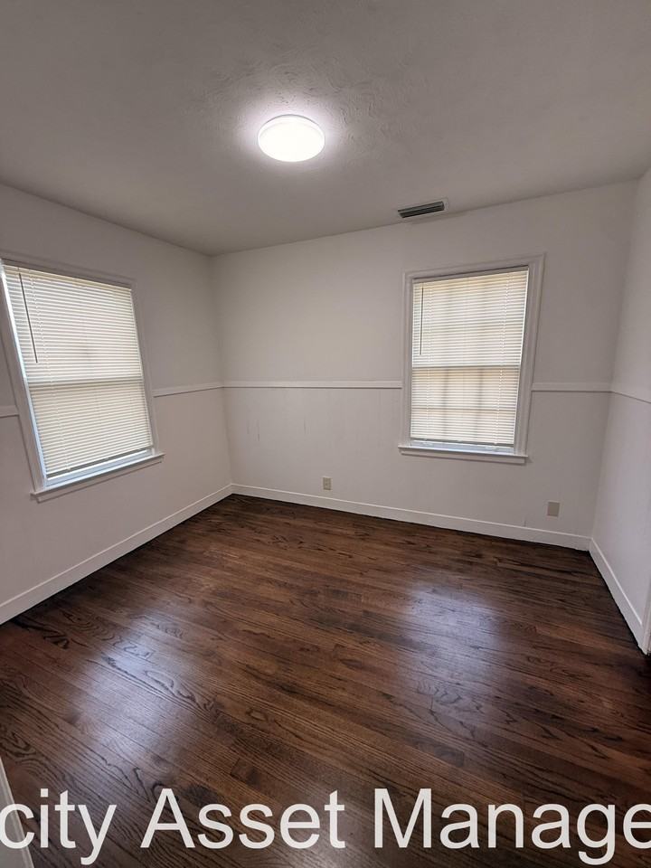 2766 Smith Haven Dr #1 - Photo 4 of 15