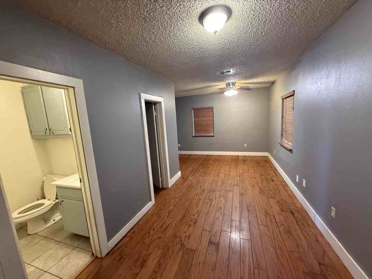 731 E 9th St #1 - Photo 5 of 10