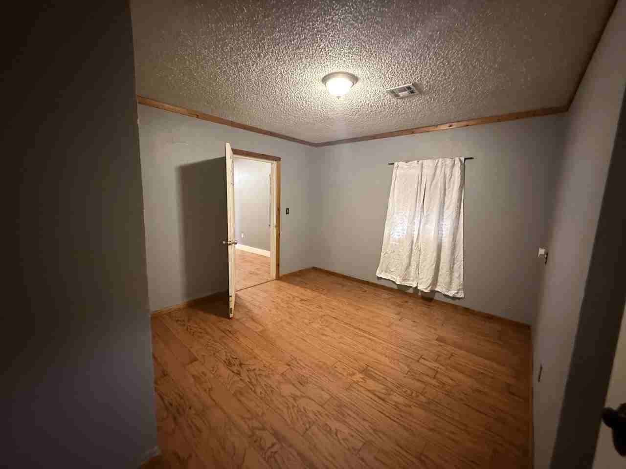 731 E 9th St #1 - Photo 7 of 10