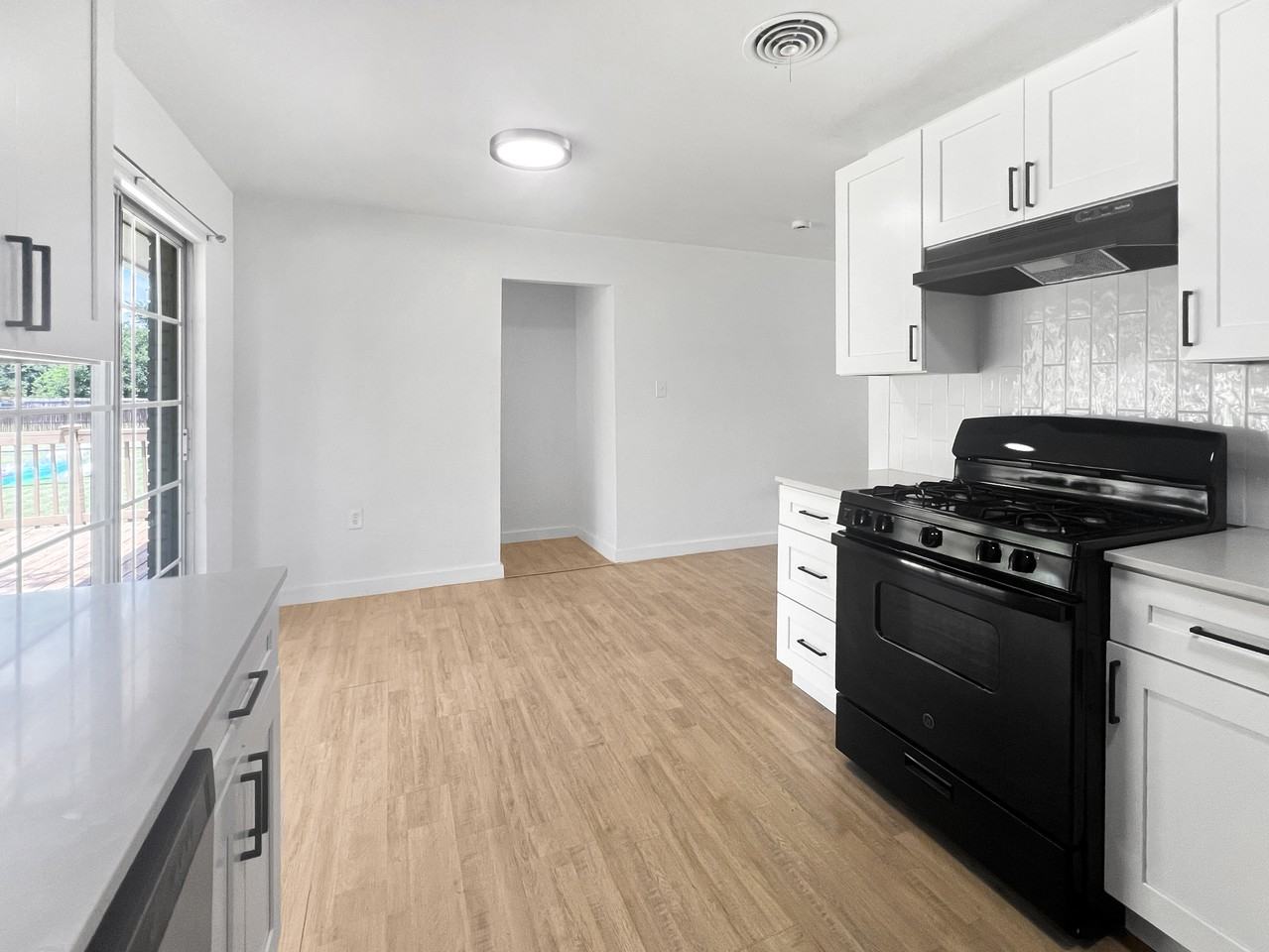 4533 Sw Beta Ave #1 - Photo 7 of 27