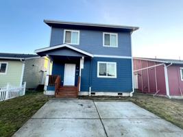 featured image of 2104 Se Polar Star Way #1