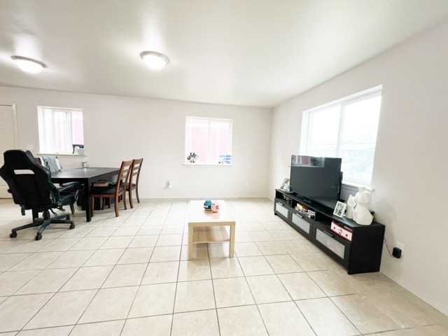 2104 Se Polar Star Way #1 - Photo 5 of 31