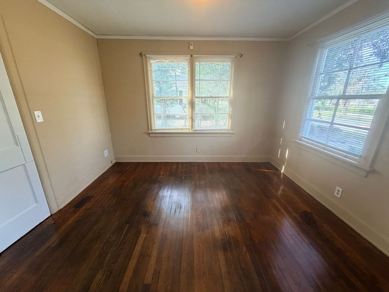 1211 N Oak St - Photo 6 of 16