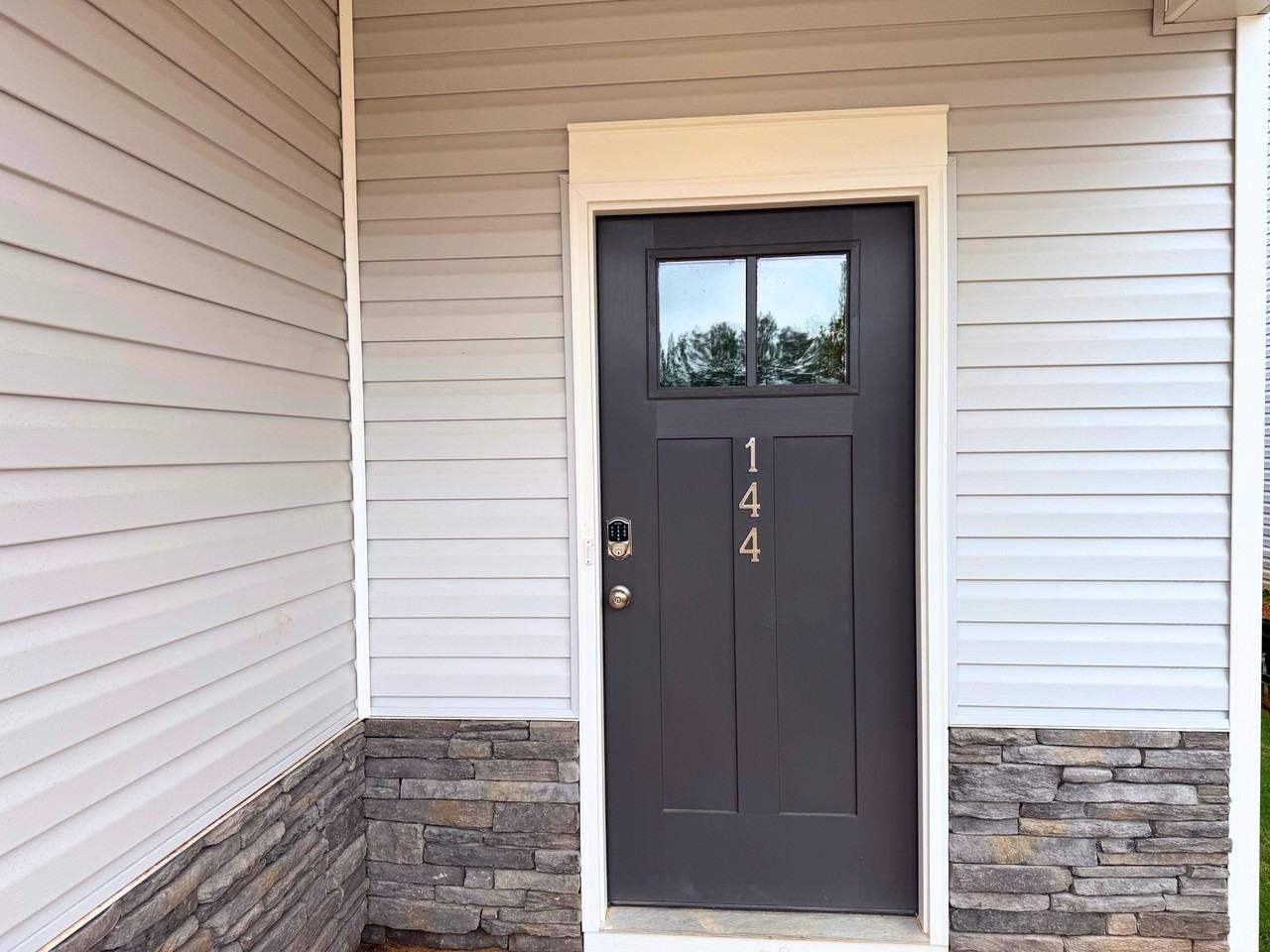144 Gervais Cir #1 - Photo 2 of 32