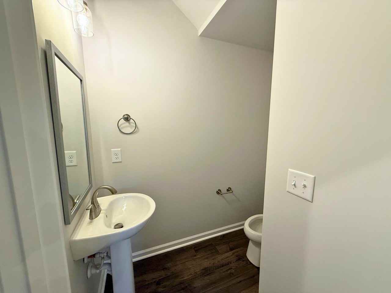 144 Gervais Cir #1 - Photo 4 of 32