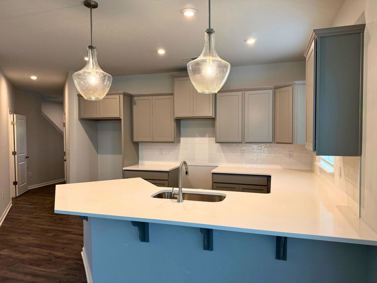 144 Gervais Cir #1 - Photo 7 of 32