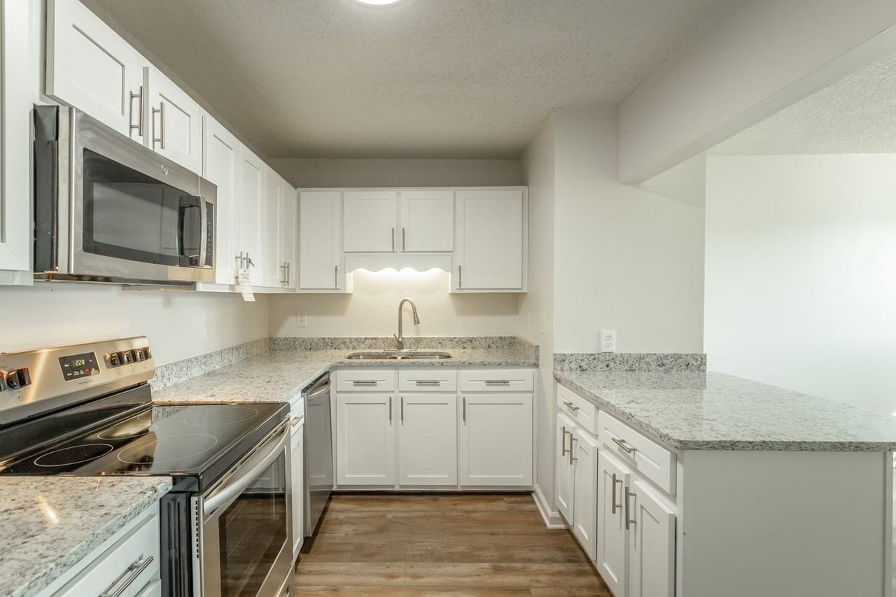 Kate’s View Apartments | Updated North Chattanooga Apartments with Scenic Views - Photo 6 of 27