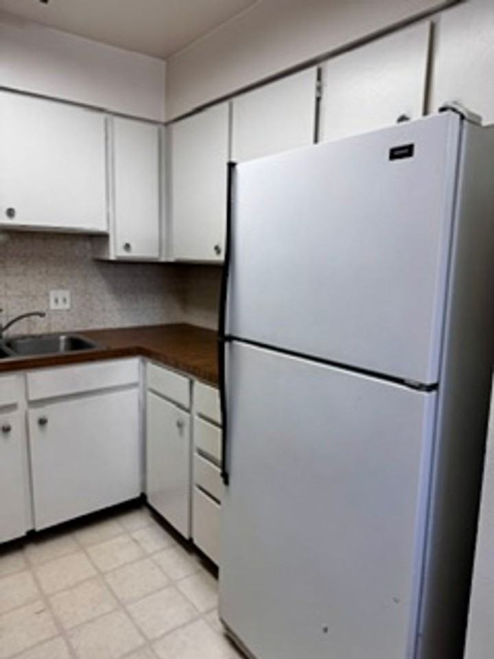 708 Delaware Ave - Photo 6 of 20