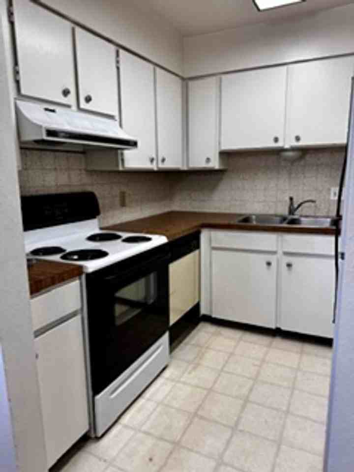 708 Delaware Ave - Photo 7 of 20