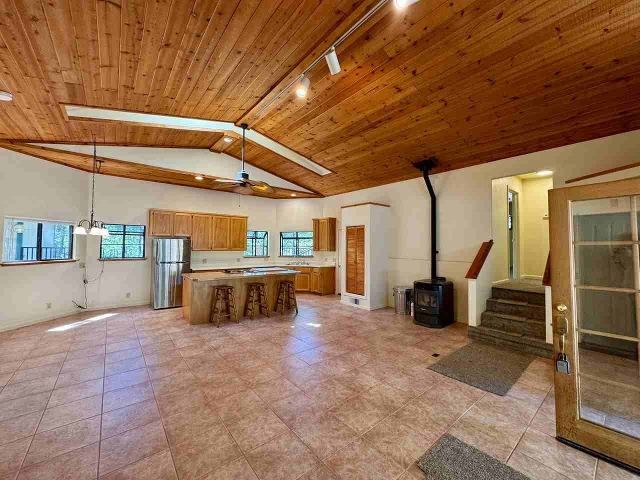 20183 Casa Loma Dr - Photo 4 of 22